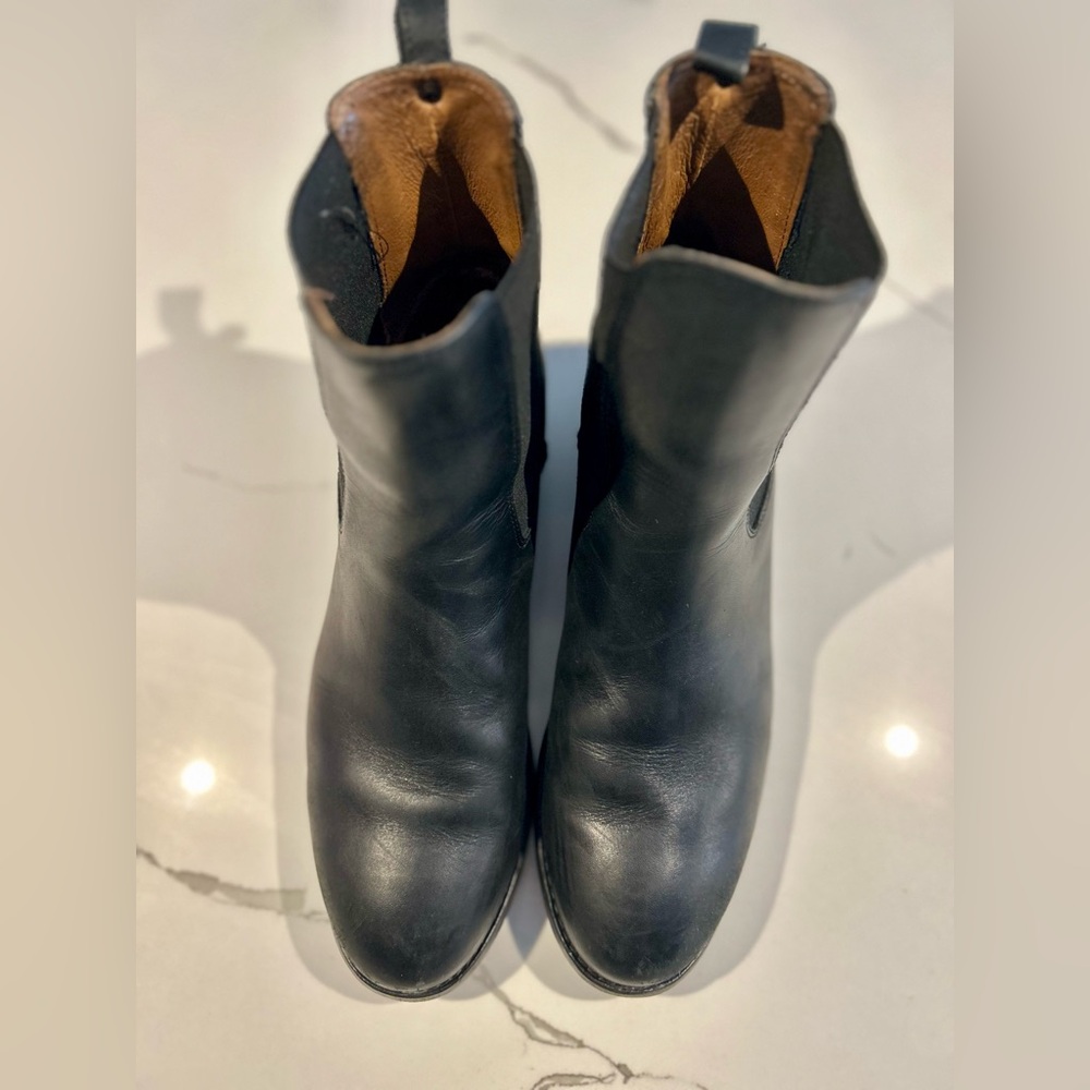 Frye Chelsea boot - Picture 6 of 11